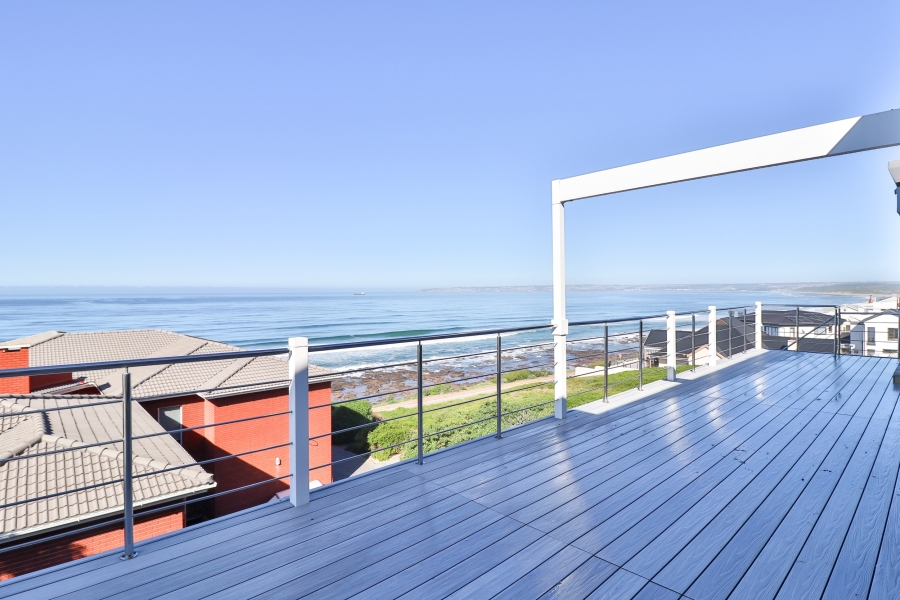 8 Bedroom Property for Sale in Reebok Western Cape